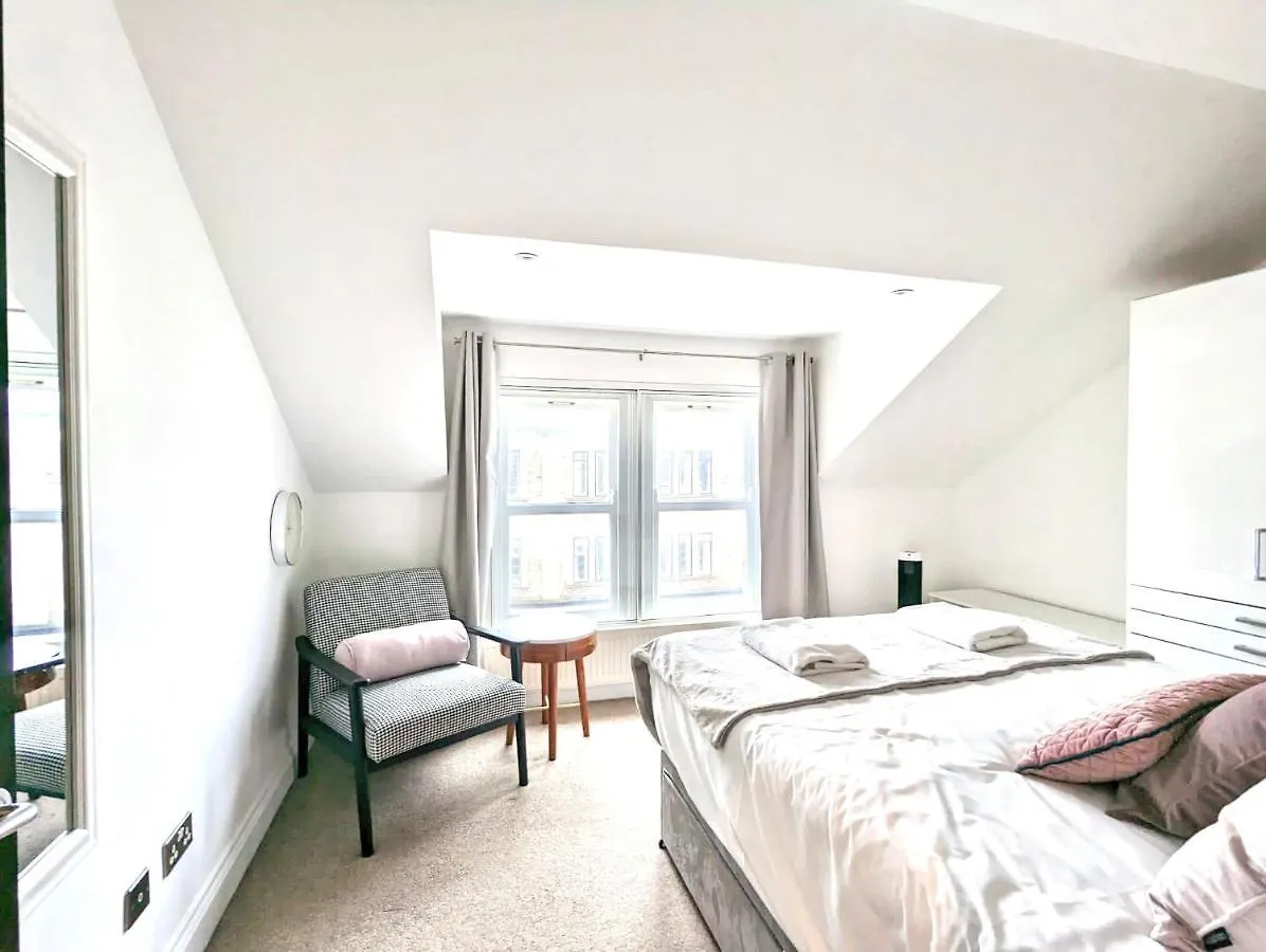 Koala & Tree - 1 & 2 Bed Apartments In Cambridge City Centre Short Lets & Serviced Accommodation